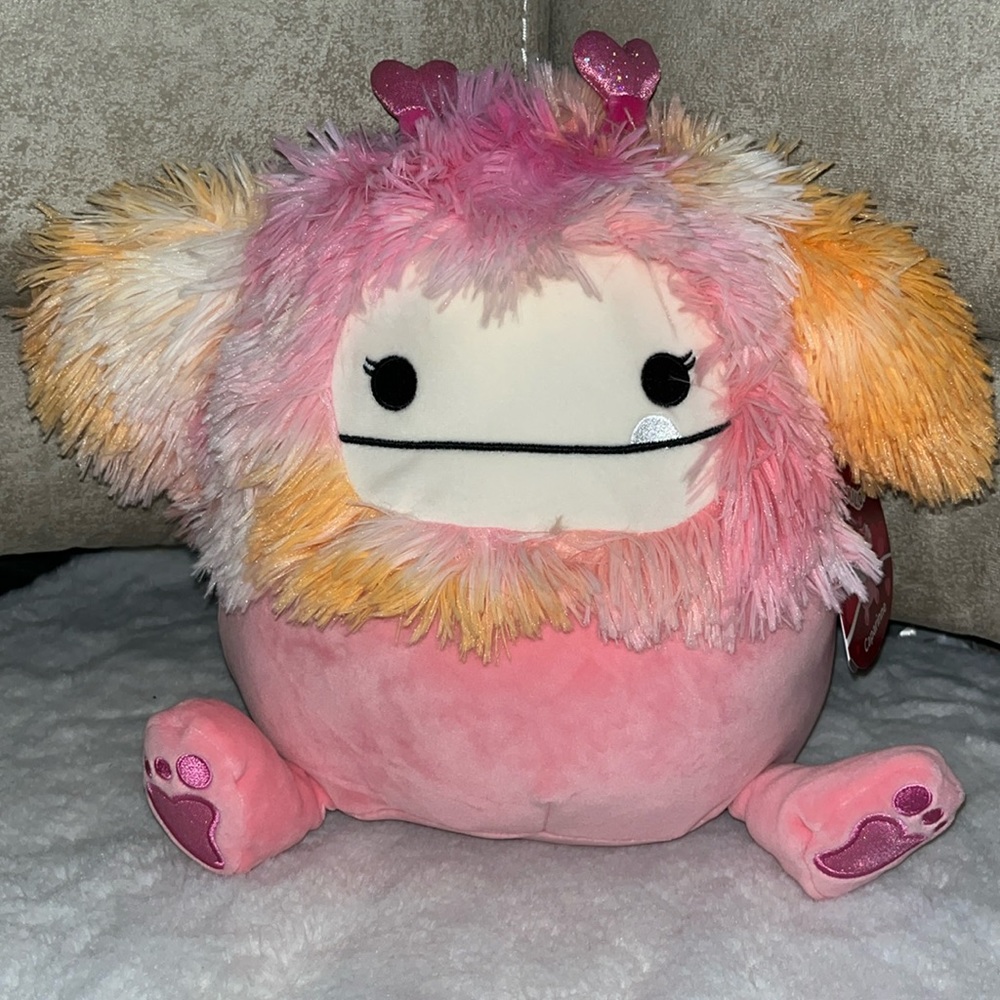 ON HOLD 👣Squishmallows Caparinne Pink Bigfoot Valentine’s 💞Headband HTF NWT 10"